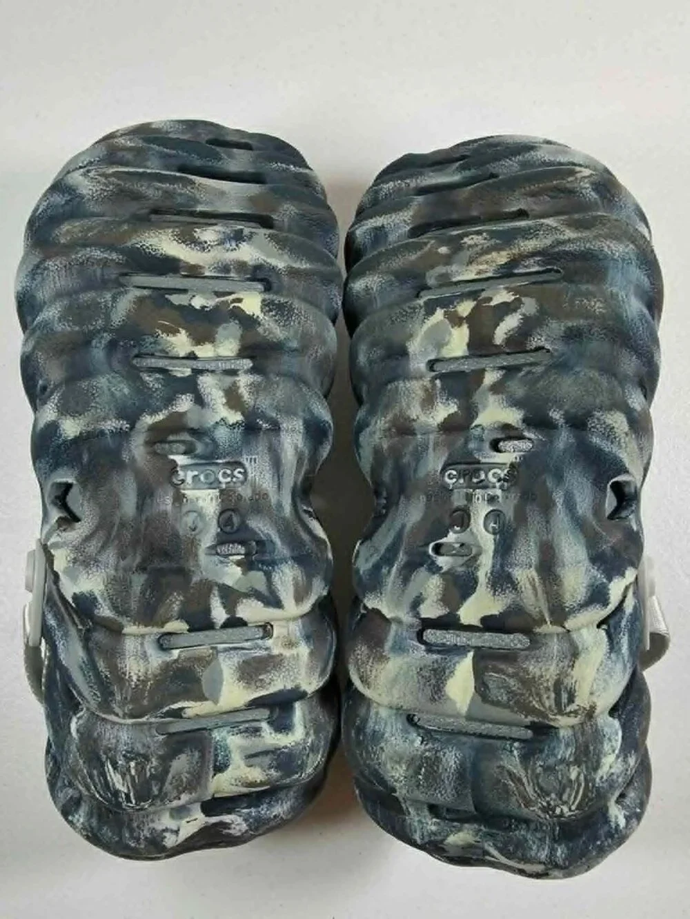 CROCS ECHO CLOG BLUE BLACK MARBLED SLIP ON SLIDE YOUTH SIZE 4 WOMEN SIZE 6